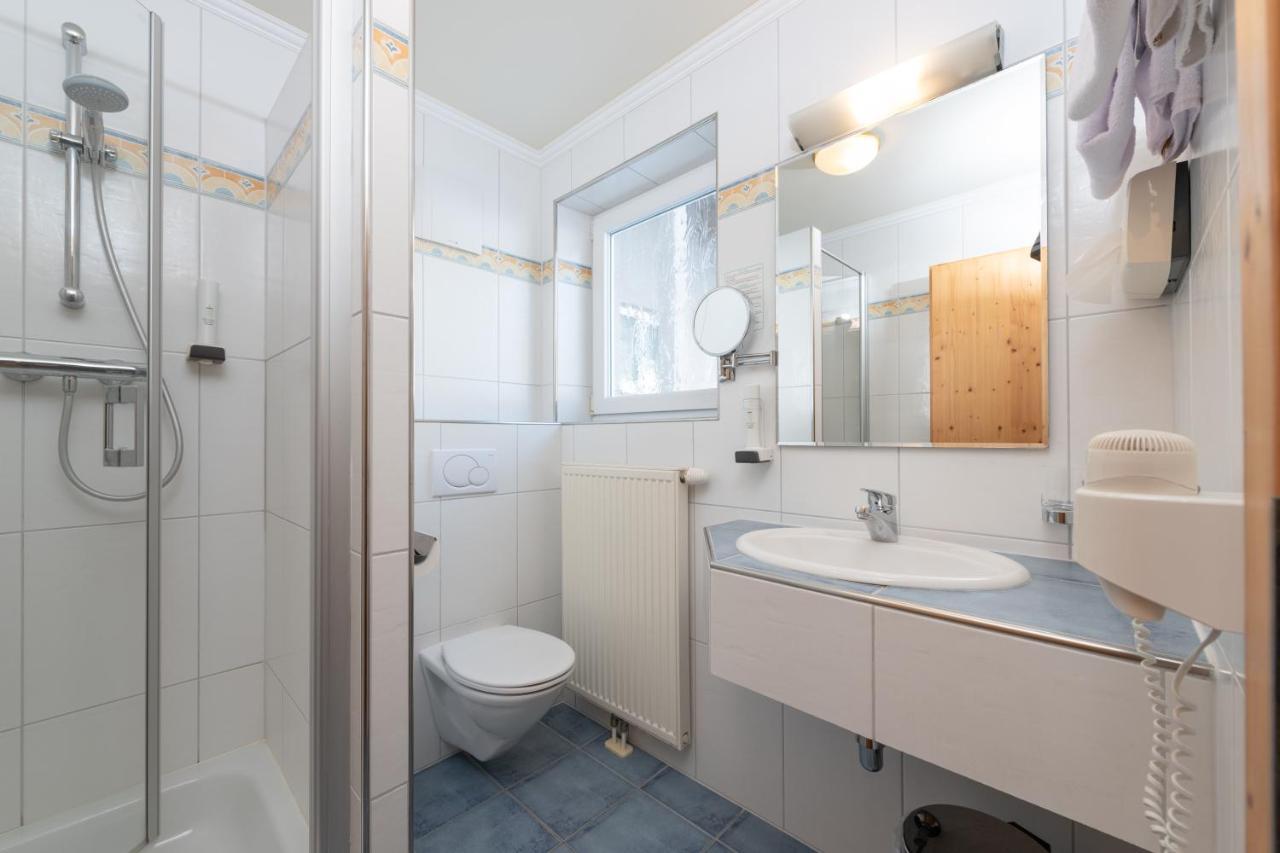 Hotel Schoenberger Nussdorf am Attersee Bagian luar foto