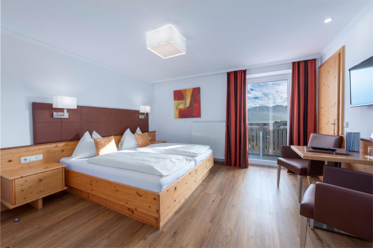 Hotel Schoenberger Nussdorf am Attersee Bagian luar foto