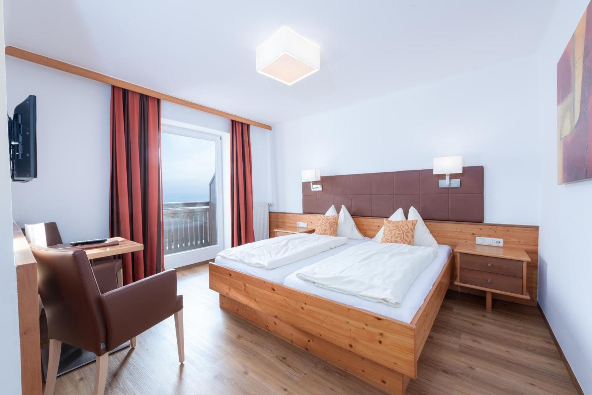 Hotel Schoenberger Nussdorf am Attersee Bagian luar foto