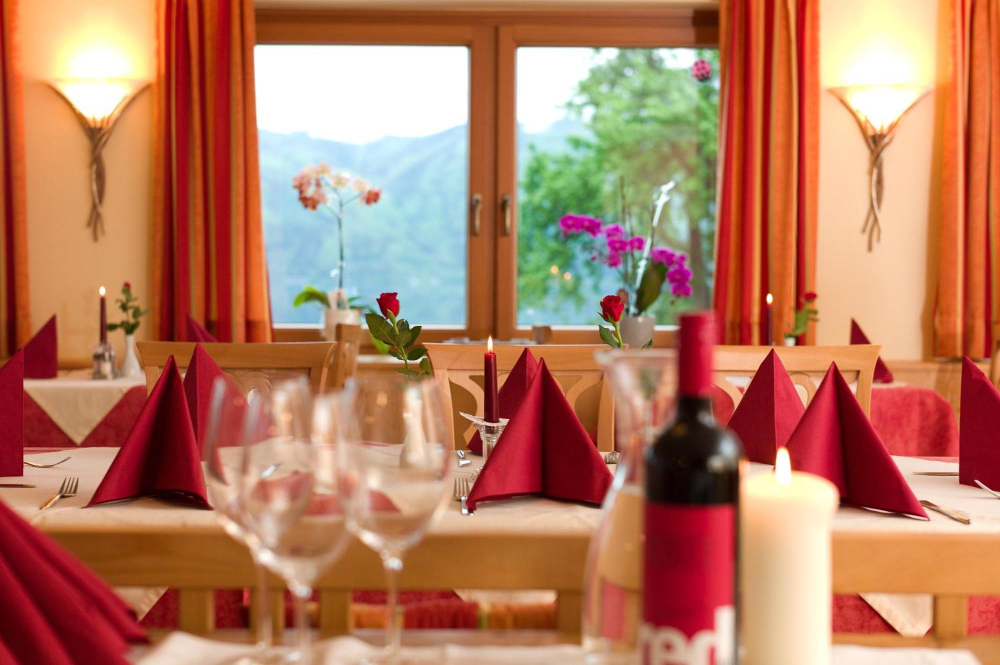 Hotel Schoenberger Nussdorf am Attersee Bagian luar foto