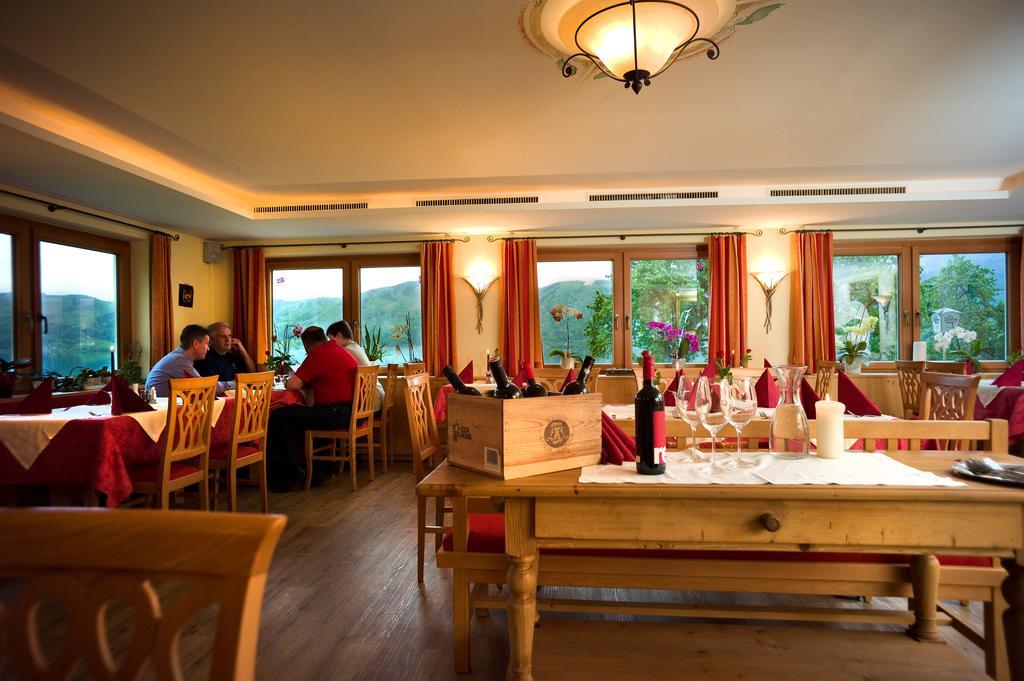 Hotel Schoenberger Nussdorf am Attersee Bagian luar foto